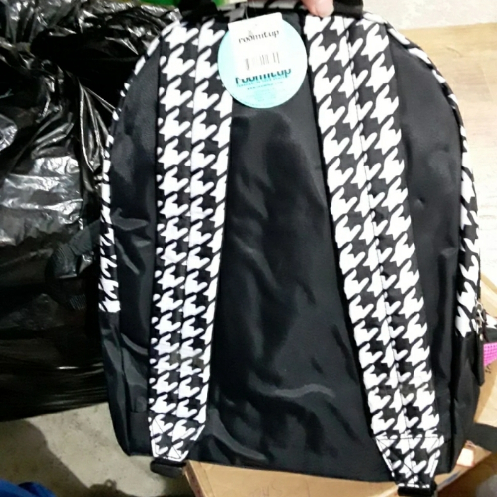 Backpack - Picture 2 of 4